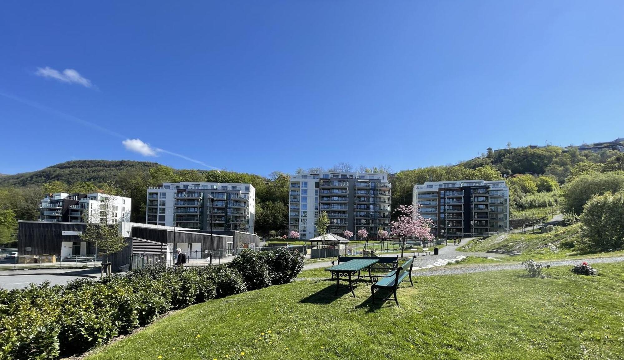 3 Sleeping Rooms For 82M2 Which Direct Traffic To Airport And City Center Bergen Exterior foto